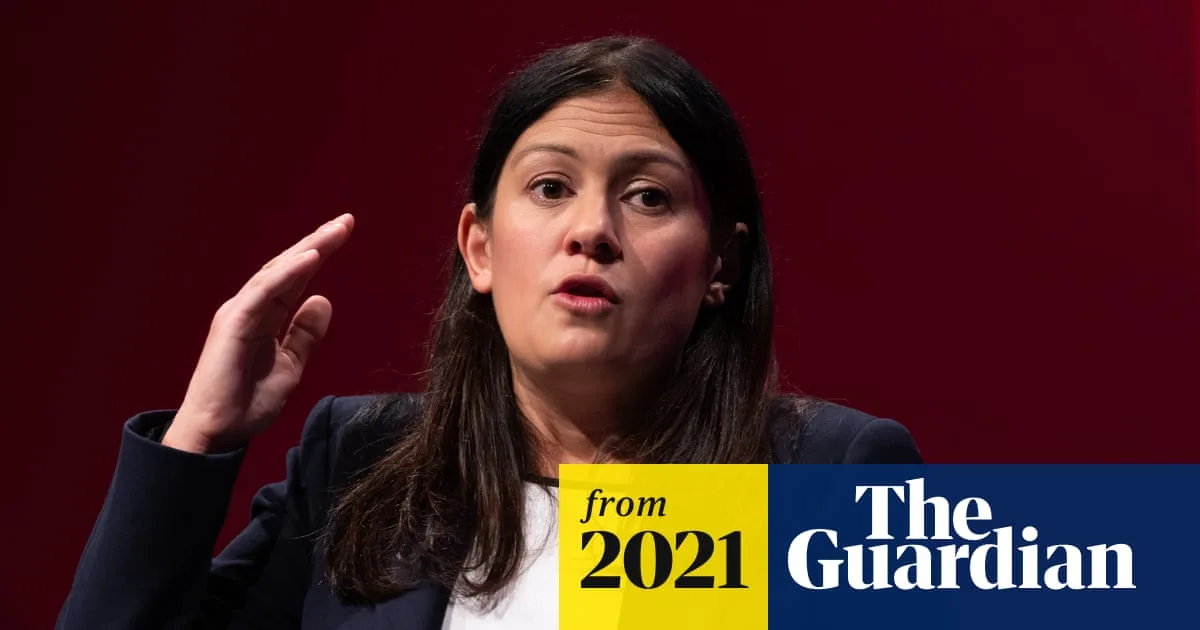 Nandy Backs Starmer Amid Labour Reshuffle Rift
