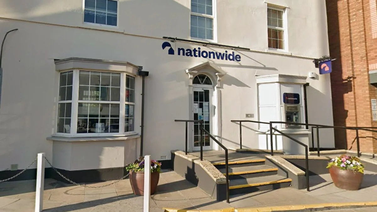 Nationwide Clarifies Account Update Times and Branch Policy