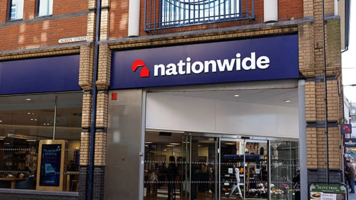 Nationwide Leaves Scaffolding Up for Nesting Pigeon at Beccles Branch