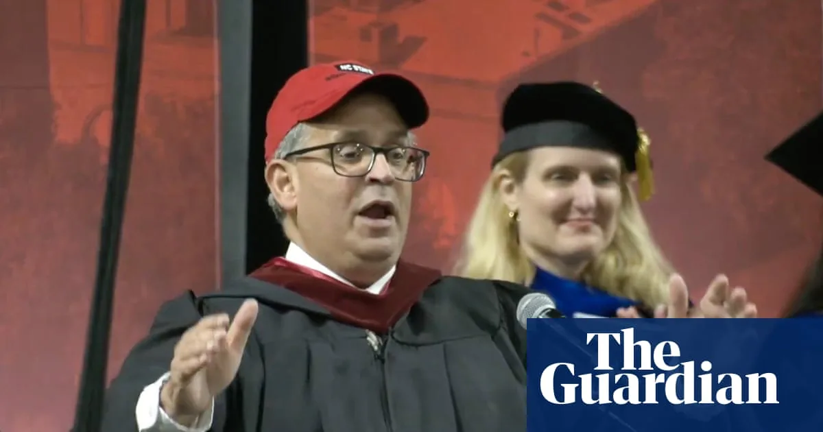 US Donor Pays Off Final-Year Loans for Textile Graduates