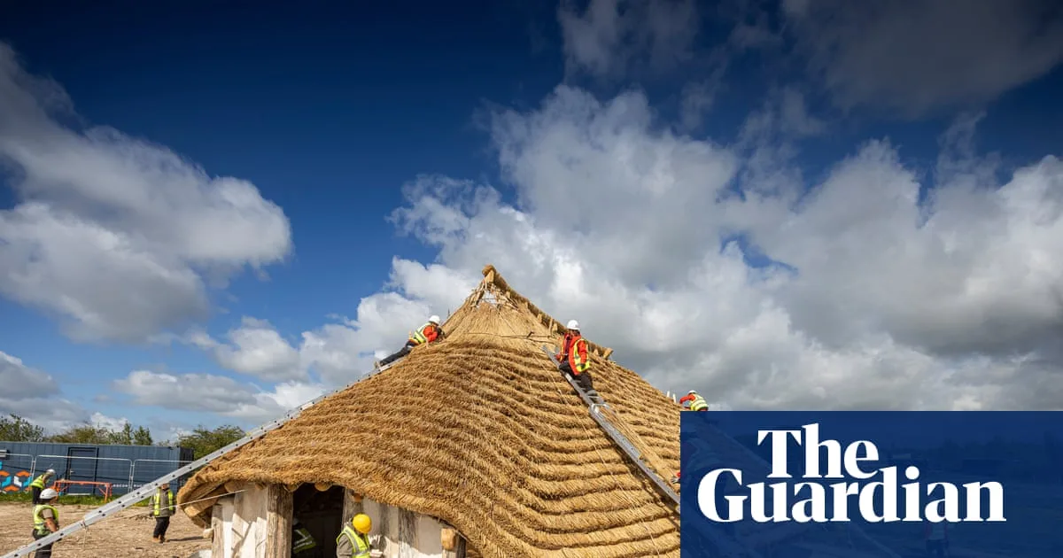 Neolithic Hall Reconstructed Near Stonehenge After £1m Project