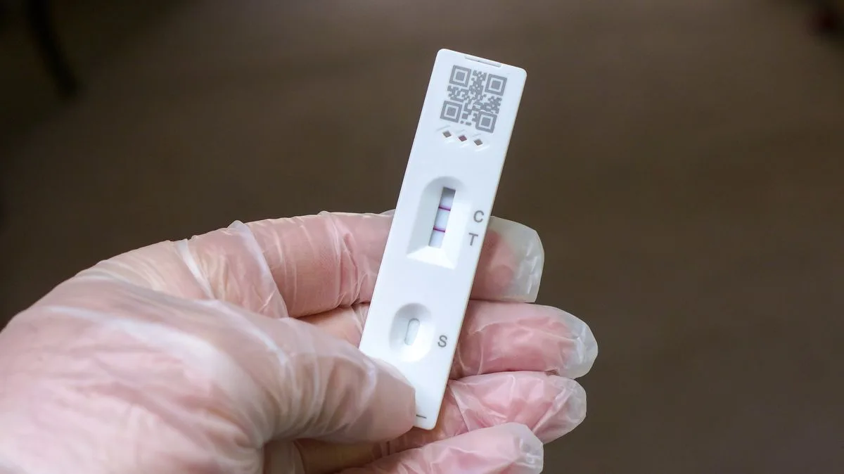 New Covid FLiRT and LB.1 Variants Spreading in UK: Symptoms and Advice