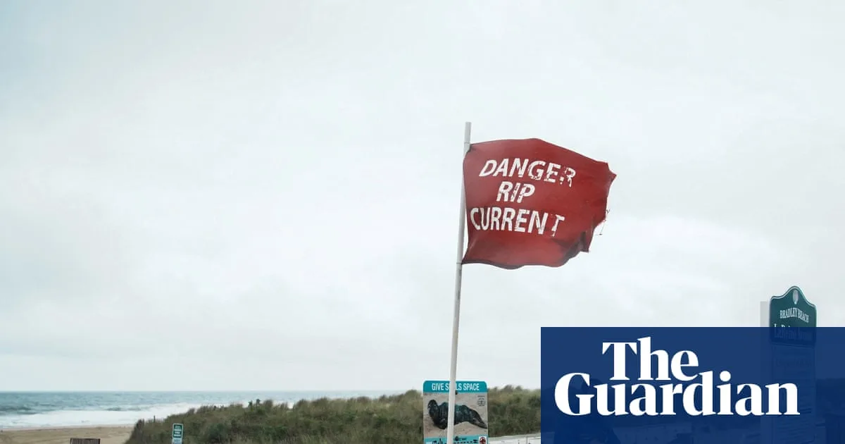 Hurricane Erin Threatens US East Coast with Life-Threatening Waves