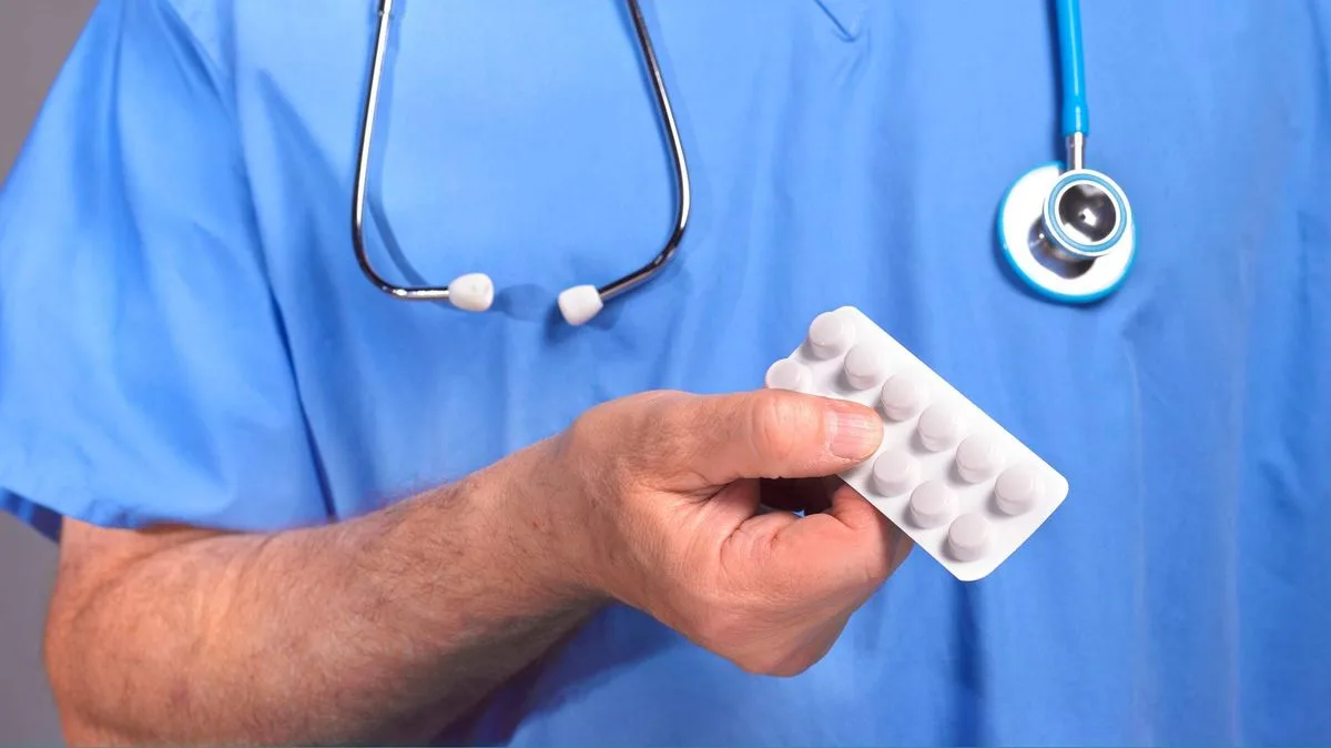 NHS Issues Warning for Long-Term Users of Common Stomach Medication Lansoprazole