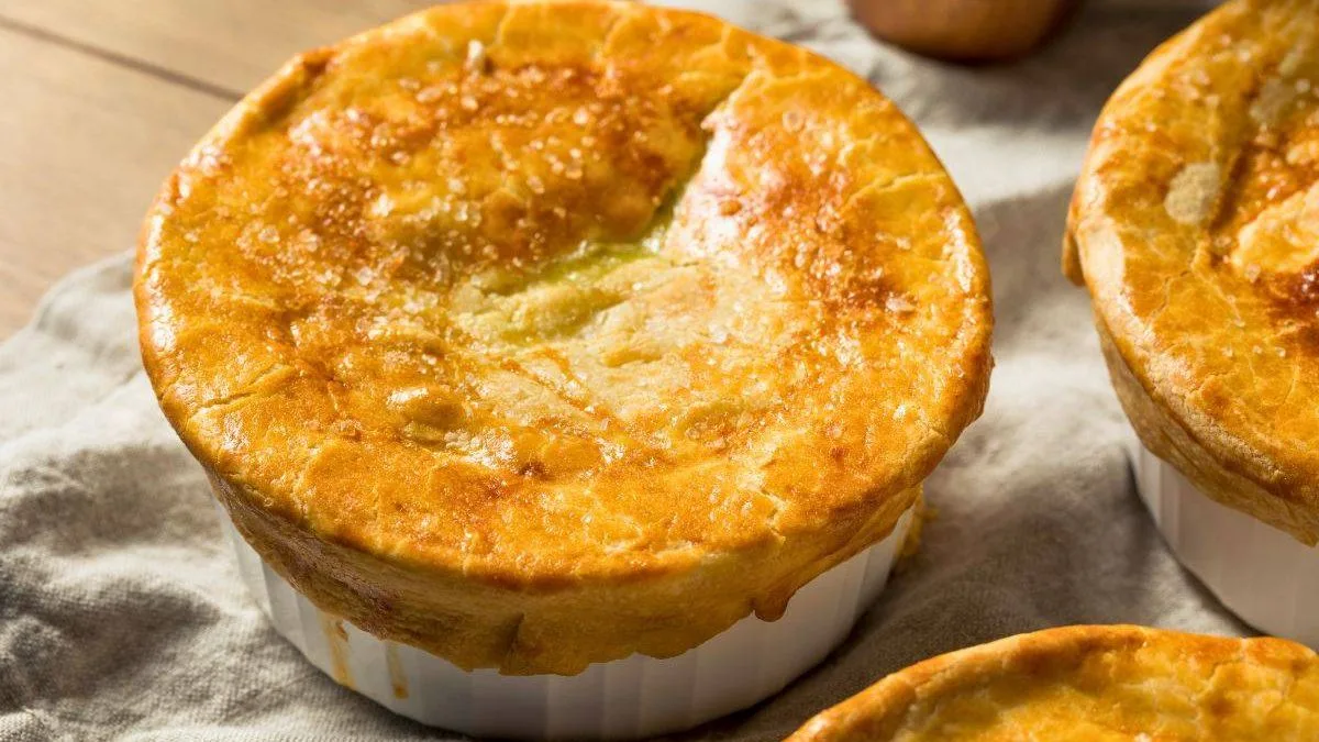 Nigella Lawson's Easy Chicken Pie Recipe for Winter Comfort