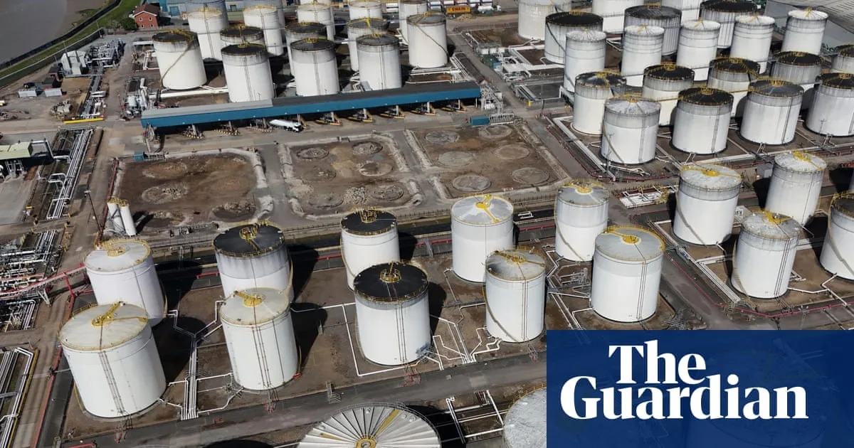 Oil Prices Drop After Iran Reopens Strait of Hormuz