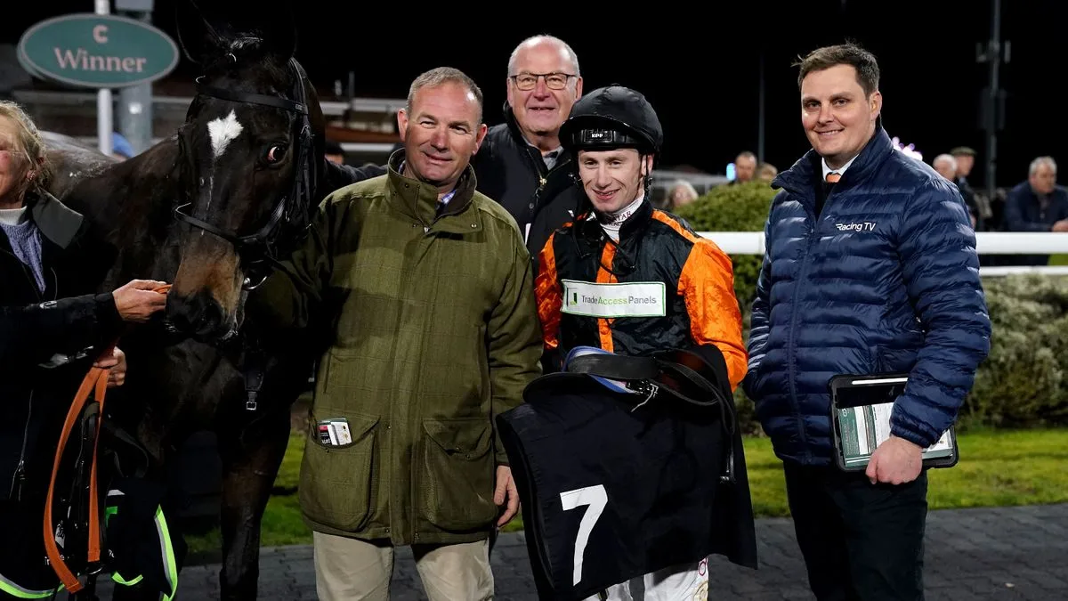 Oisin Murphy wins on return from 14-month ban