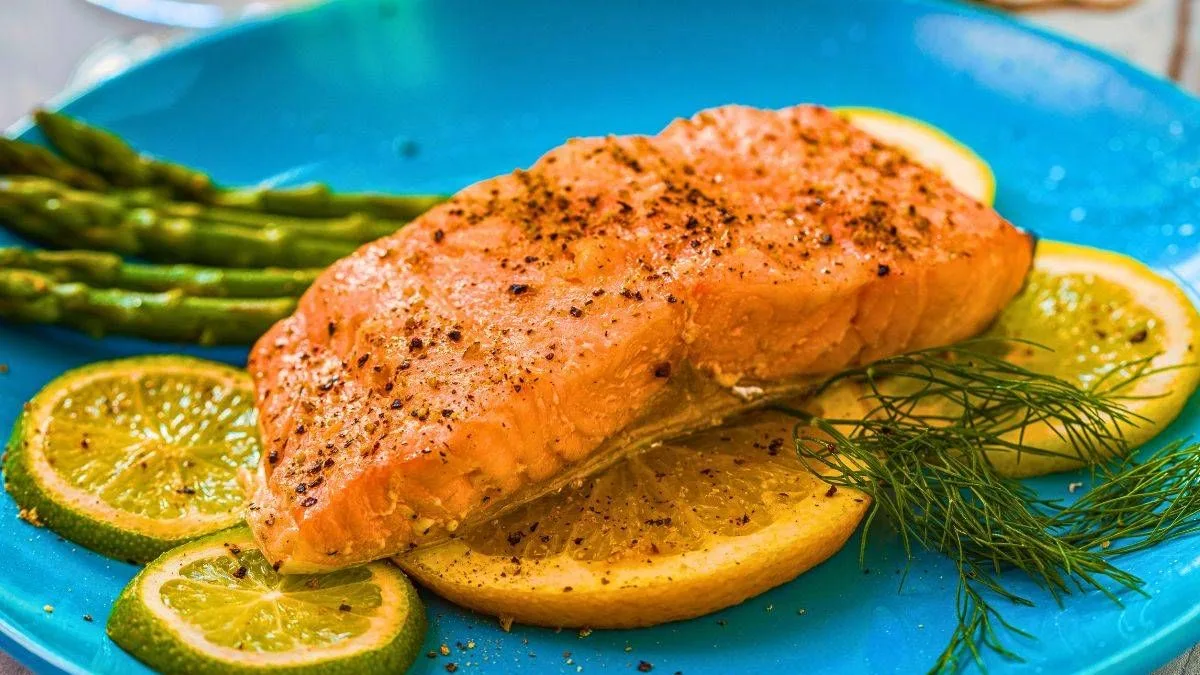 Olive Oil Trick Keeps Salmon Juicy And Never Dry