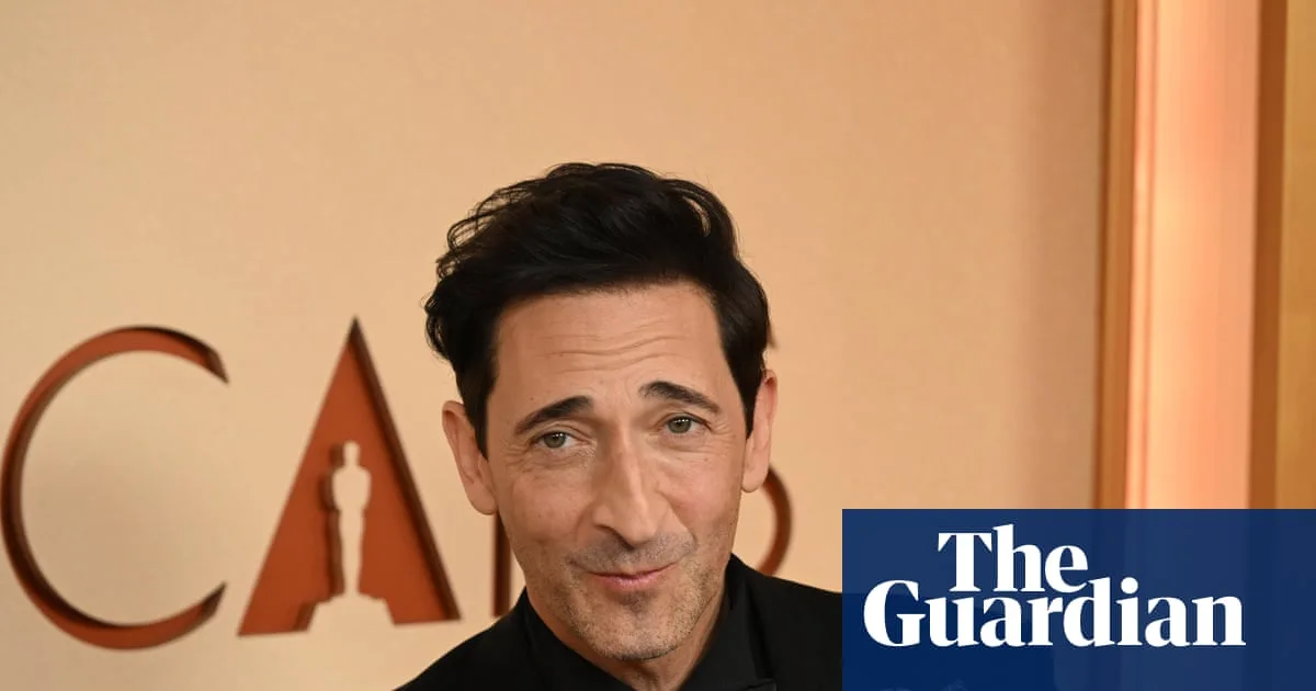 Oscars 2026 Men's Lapel Pins Spark Fashion Debate