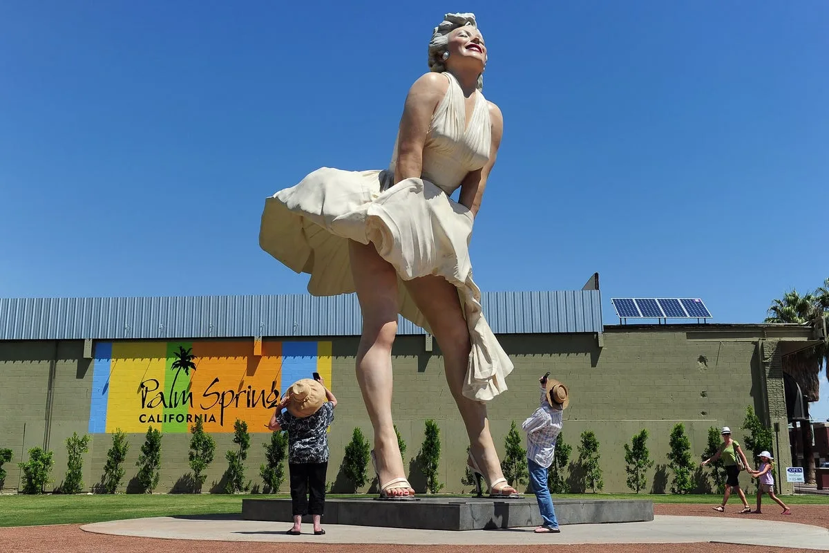 Palm Springs aims to break Marilyn Monroe look-alike world record