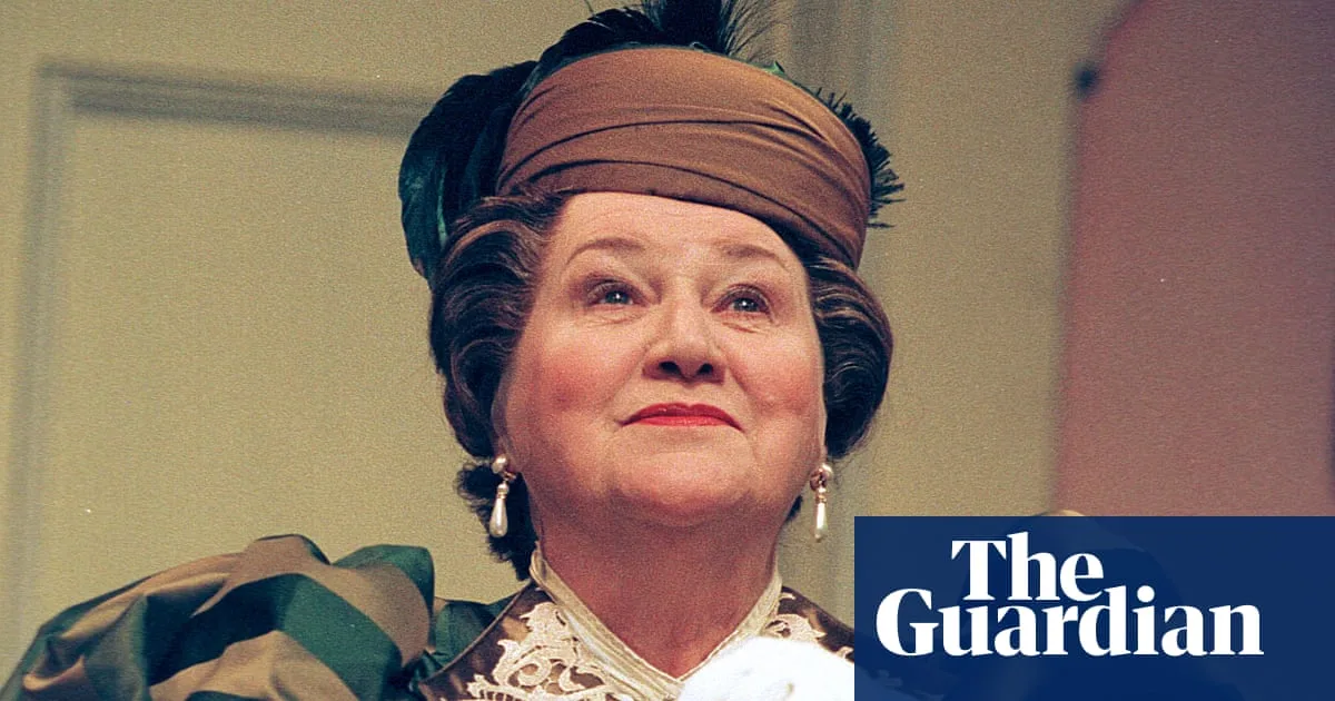 Patricia Routledge: A Life of Humanity and Versatility on Stage and Screen