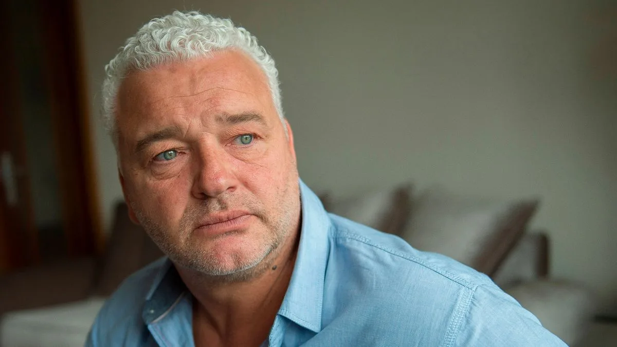 Ex-England Star Paul Stewart Honoured with Sir Bobby Charlton Award for Safeguarding Work