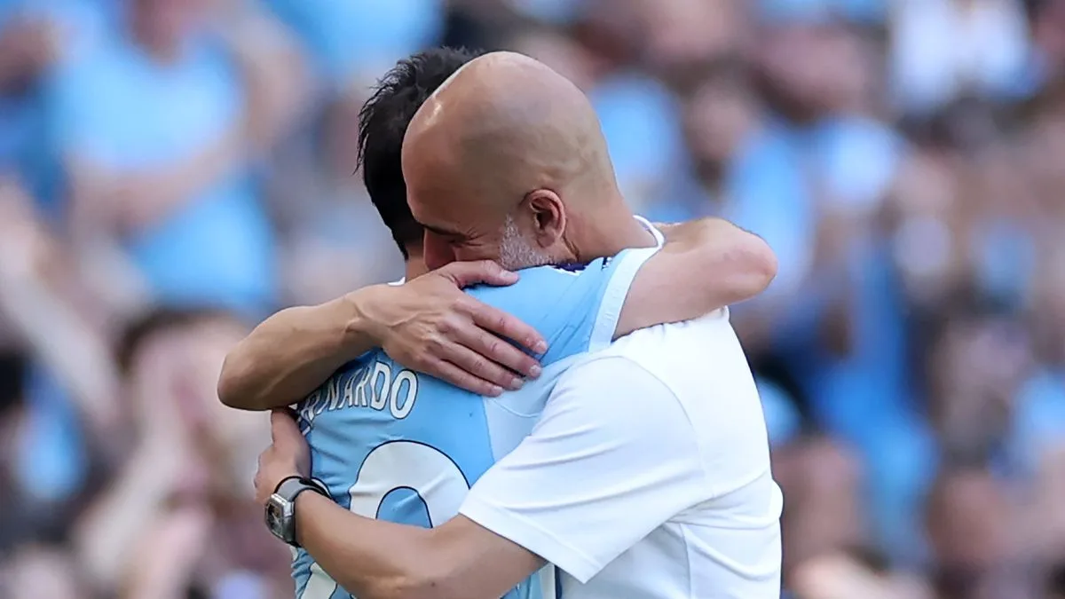 Pep Guardiola in Tears as Man City Players Honour Departing Bernardo Silva
