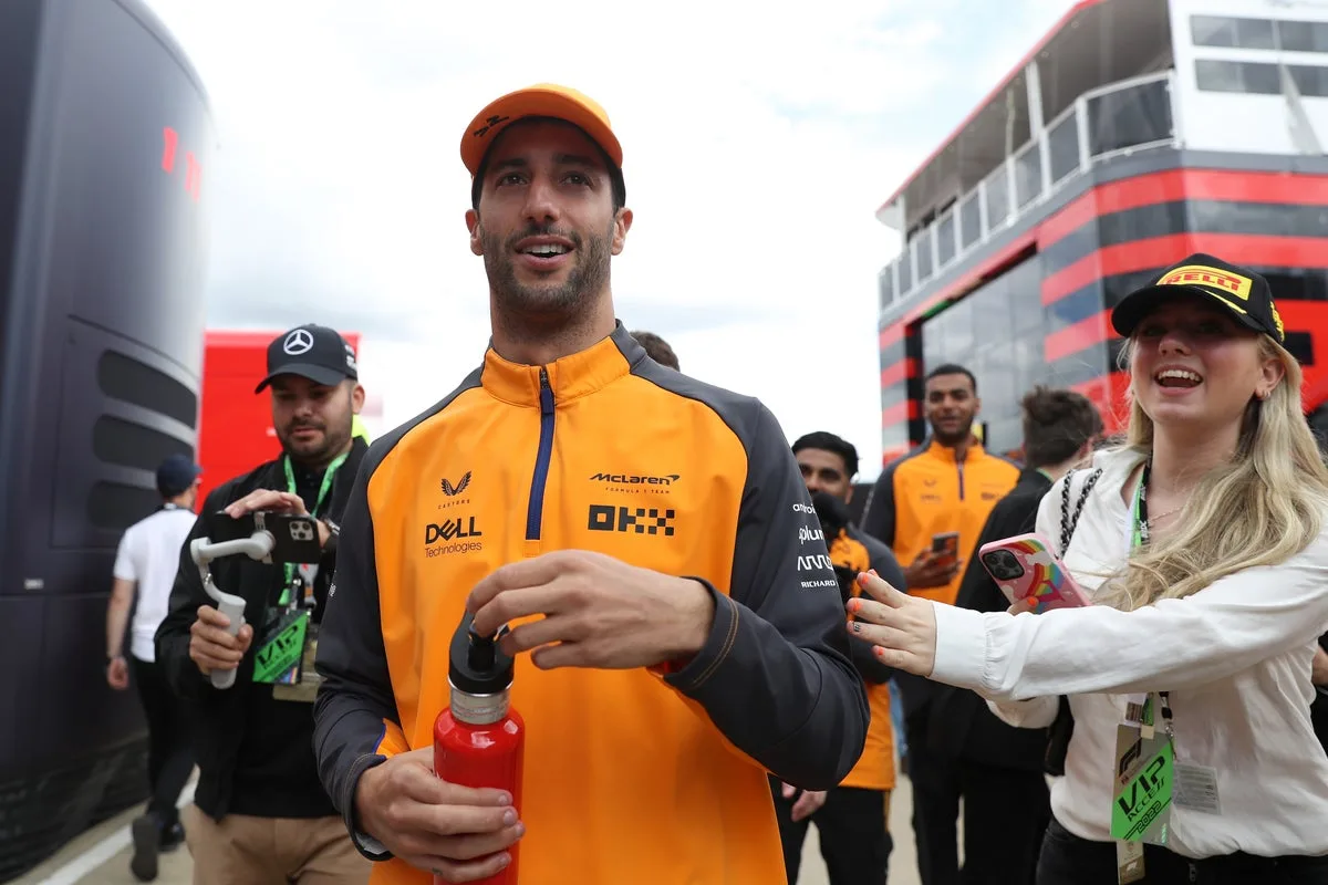 McLaren Reportedly Tell Ricciardo They Intend to Replace Him with Piastri