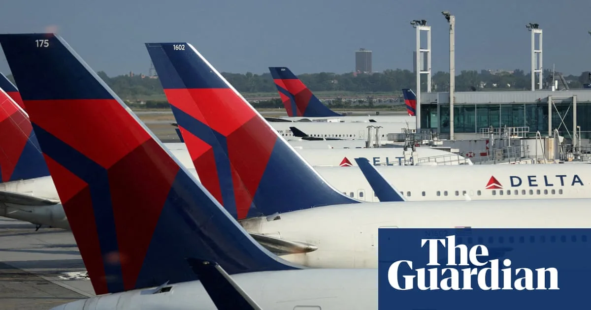 Two Delta Planes Collide on Taxiway at LaGuardia