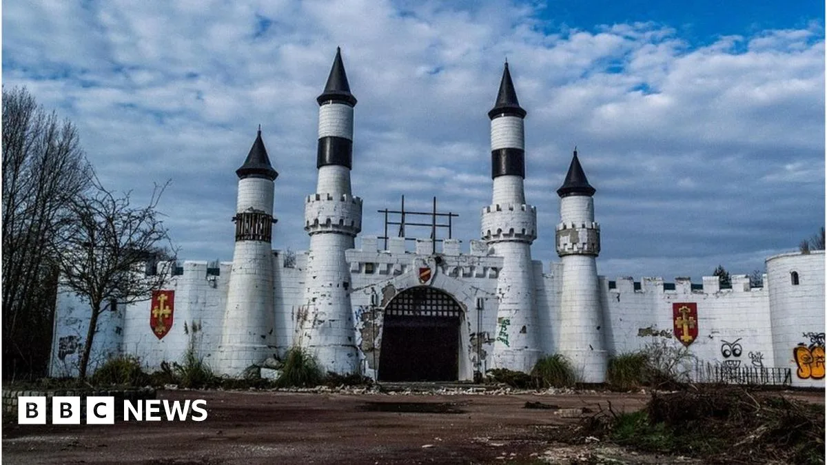 Pleasure Island Theme Park Abandoned After 23 Years