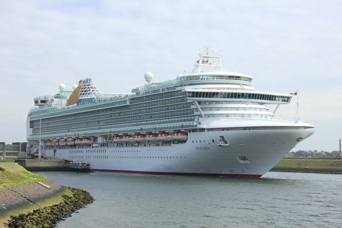 P&O Cruise Ship Evacuated in Southampton Bomb Scare
