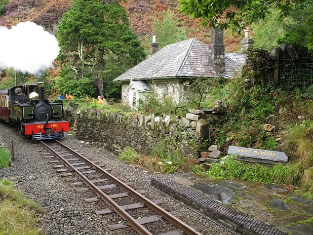 Landmark Trust's Snowdonia Cottage with Private Railway Stop