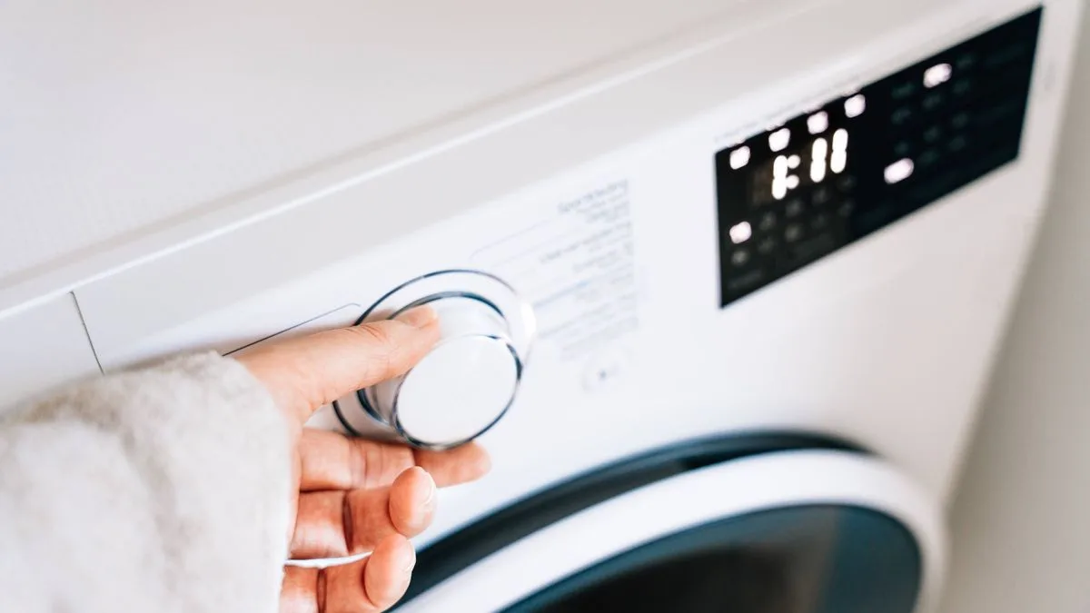 Pour Mouthwash in Washing Machine This May, Experts Advise