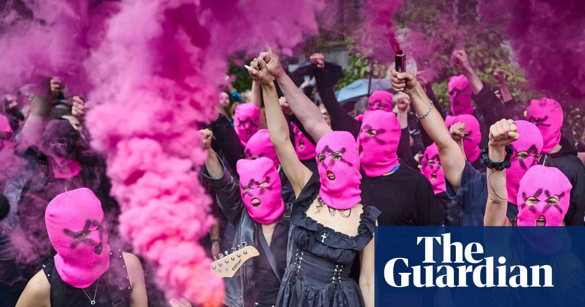 Pussy Riot and Femen protest at Venice Biennale forces Russian pavilion to close briefly