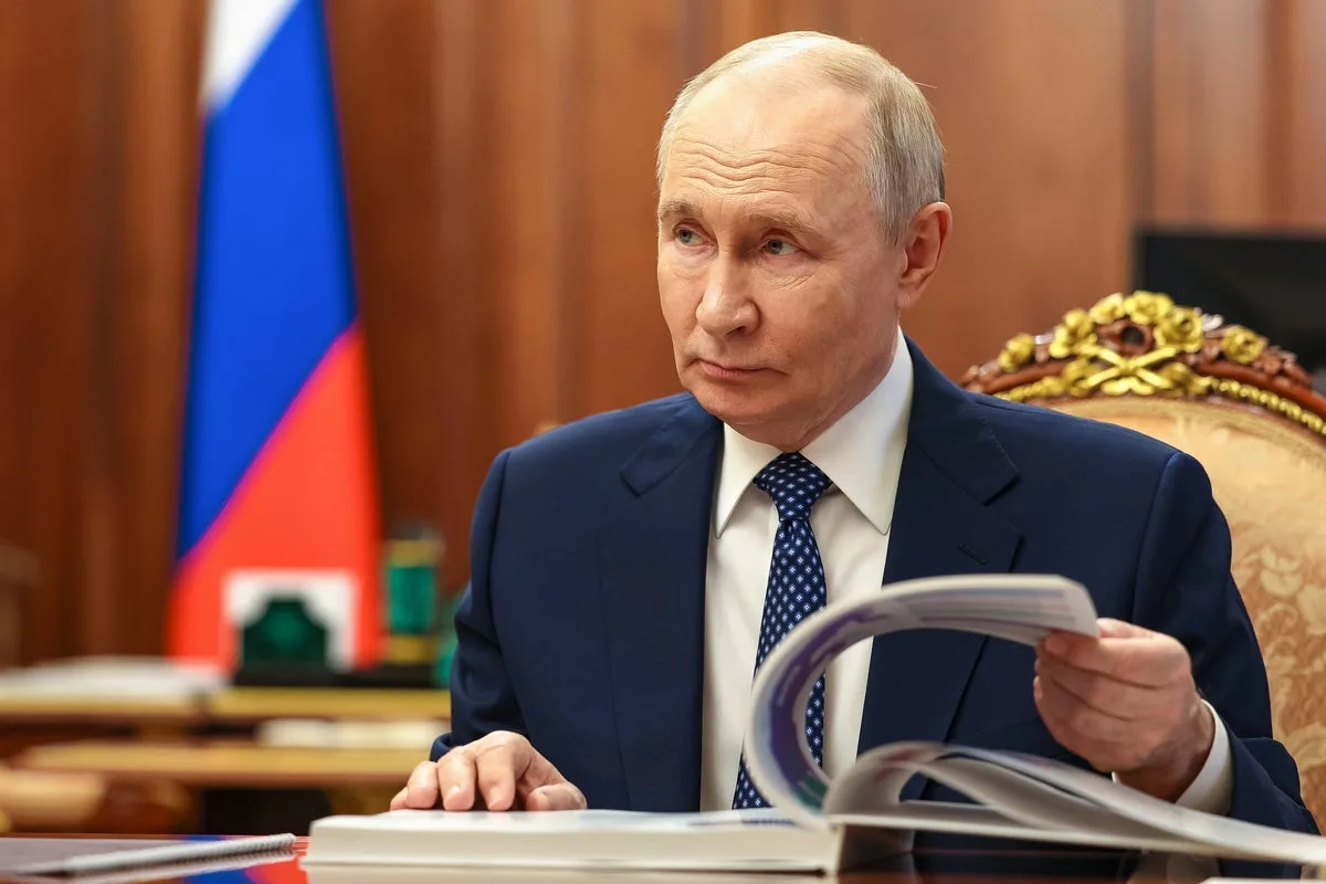 Putin Faces Rival Visions of War or Peace at Russia’s Davos