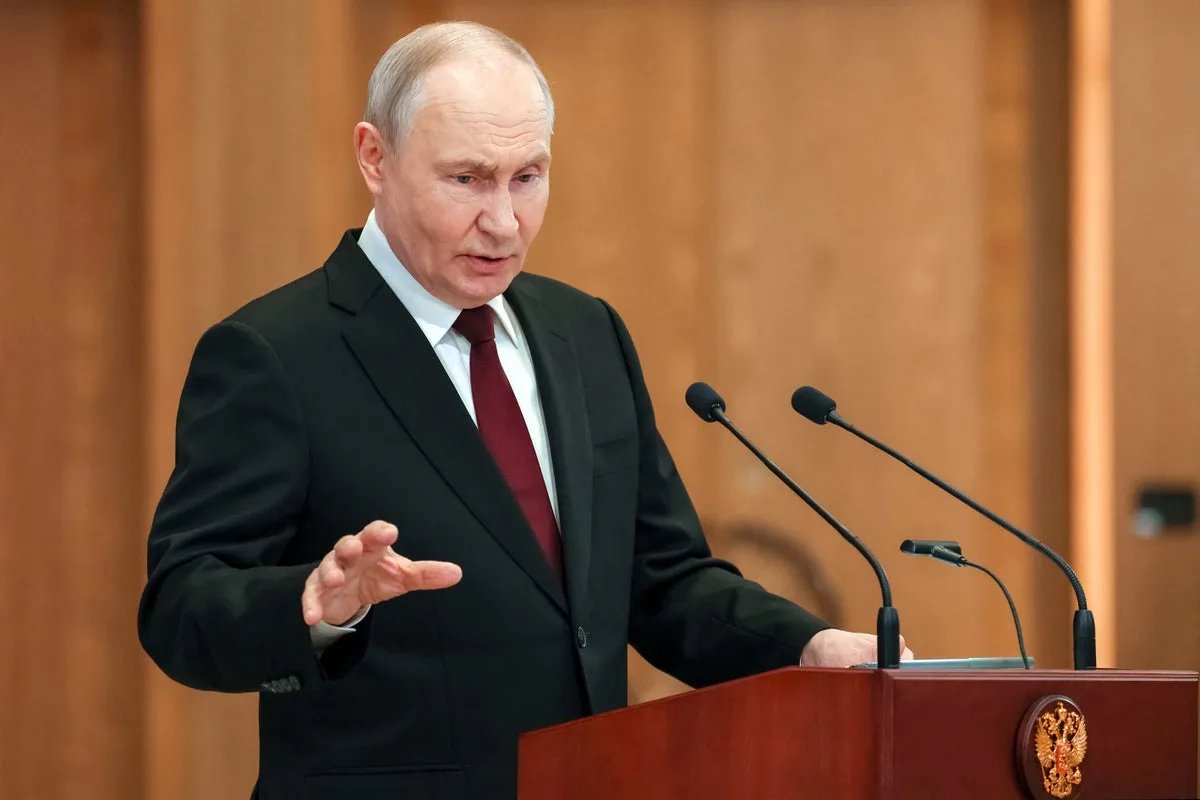 Putin Warned by Officials That Ukraine War Costs Are 'Unsustainable'