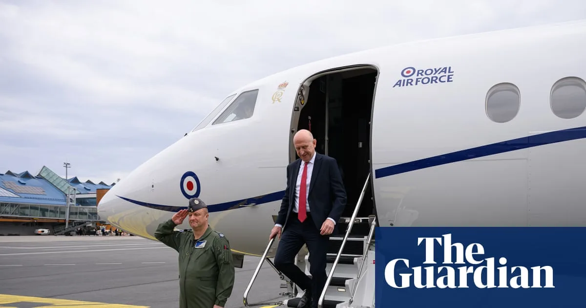GPS Jammed on RAF Jet Carrying UK Defence Secretary Near Russian Border