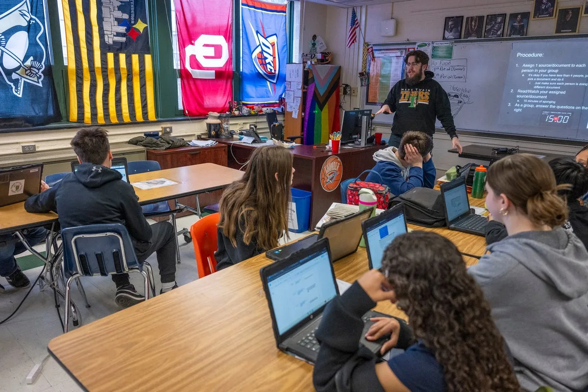 RFK Jr Urges Schools to Cut Screen Time, Trump Backs AI