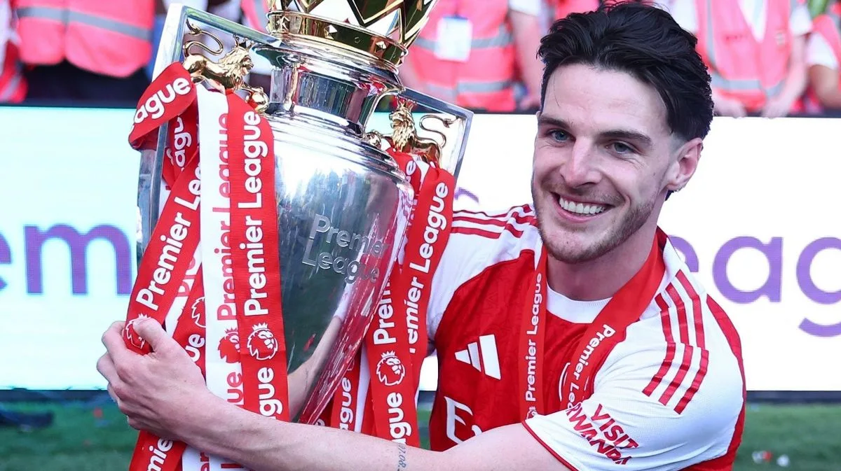 Declan Rice's Partner Lauren Fryer Joins Arsenal Trophy Celebration