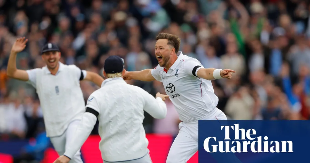 Robinson's Triple-Wicket Maiden Revives England at Lord's