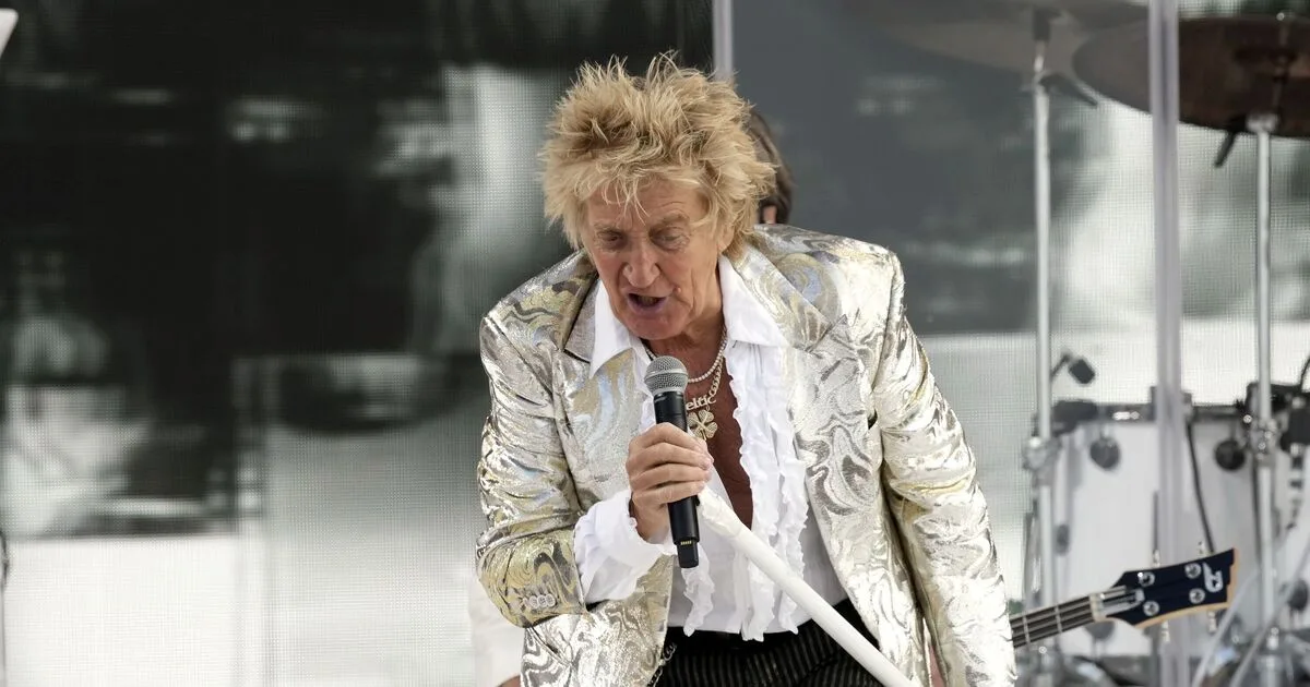 Rod Stewart Cancels Vegas Shows on Doctors Orders
