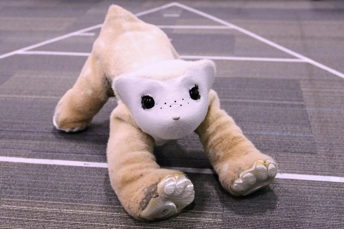 Roomba Pioneer Launches AI Pet Robot Familiar