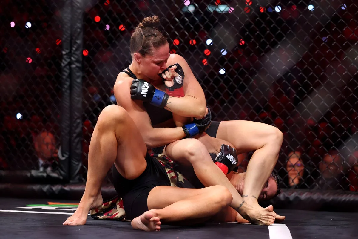Ronda Rousey Submits Gina Carano in 17 Seconds in Comeback Fight