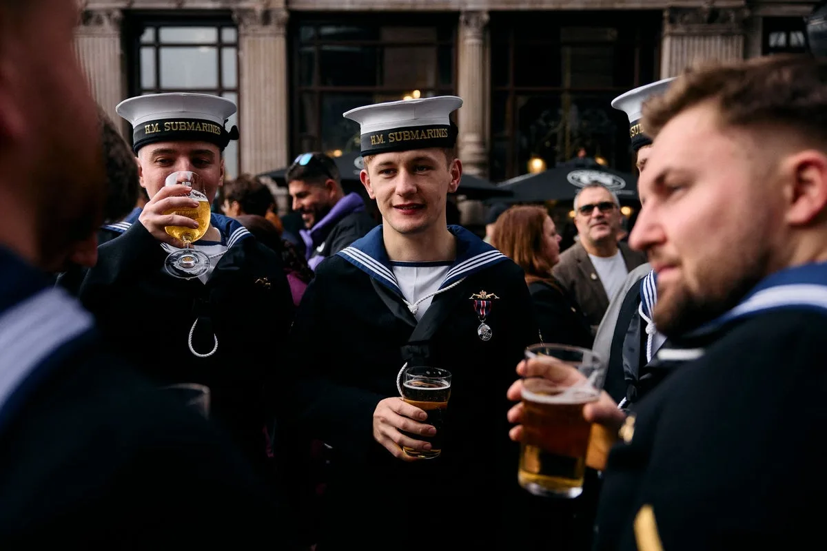 Royal Navy Orders Two Alcohol-Free Days Weekly for Sailors