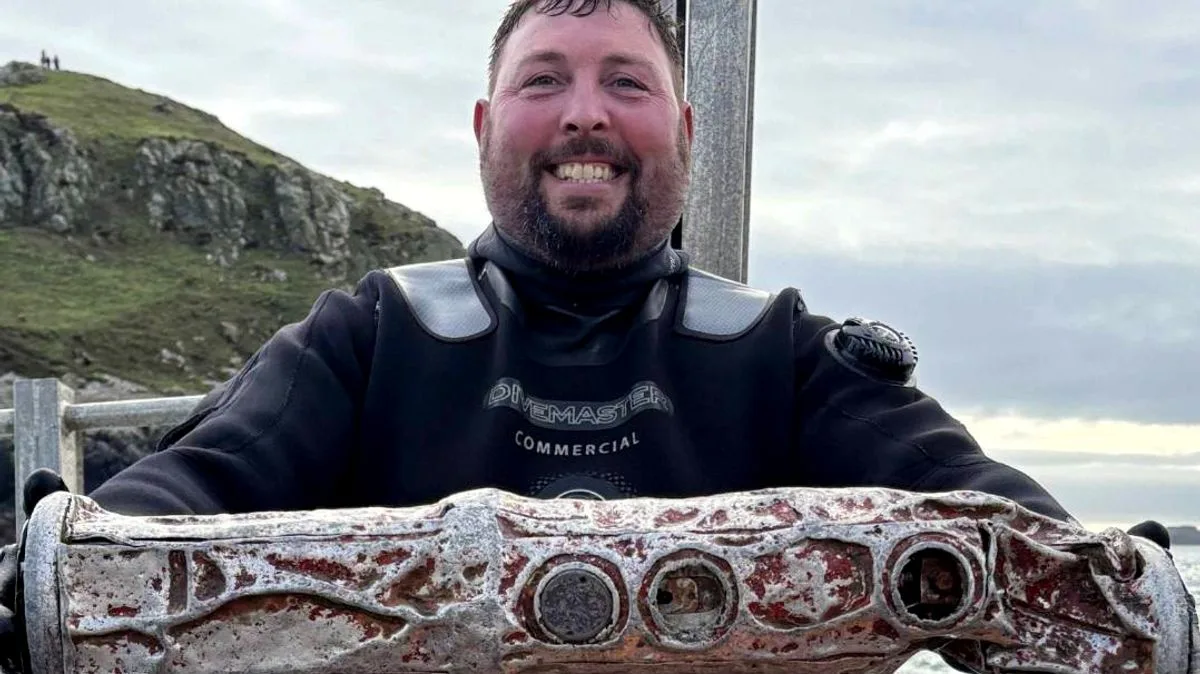 Suspected Russian Spy Device Found Off Welsh Coast by Volunteer Divers