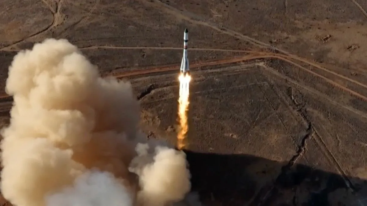 Russia Issues Missile Warning in Barents Sea Near NATO Territory for Satellite Launch