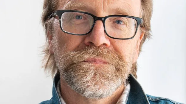 Saunders' 'Vigil' Divides Critics as Climate Change 'Christmas Carol'