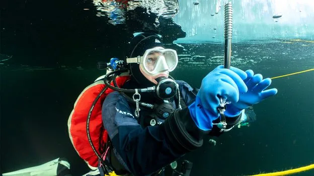Scientists Train for Polar Ice Diving to Research Warming