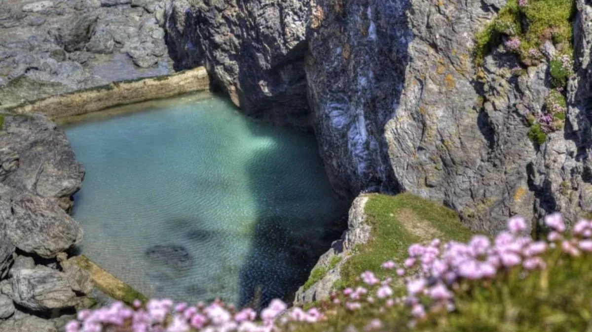 Cornwall's Secret Mermaid Pool: A Hidden Tidal Lagoon for Secluded Swims