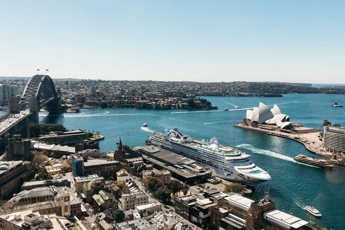 Shangri-La Sydney: Skyscraper Luxury with Unrivalled Harbour Views