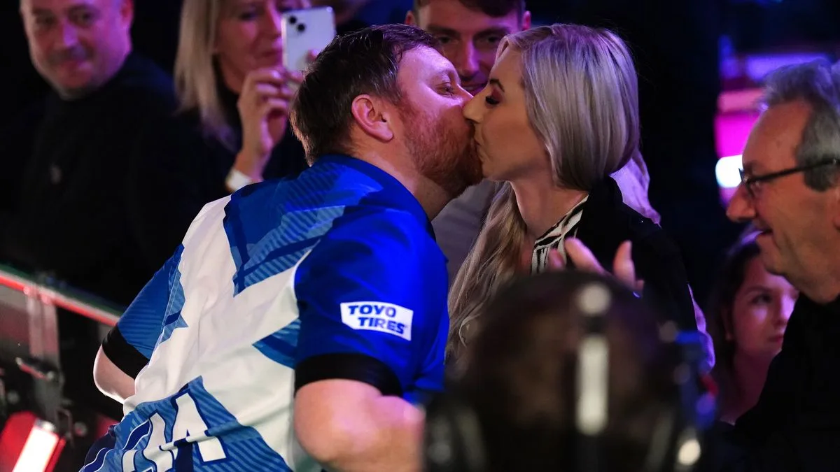 Fallon Sherrock and Cameron Menzies Split, Claims Van der Voort