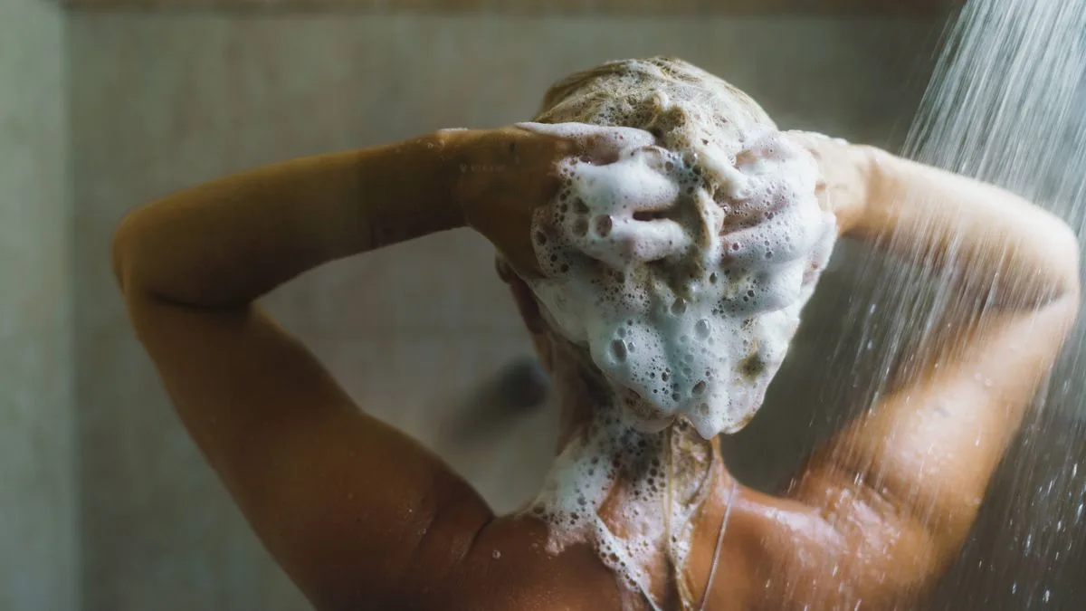 Shower Direction Reveals Personality, Scientist Claims