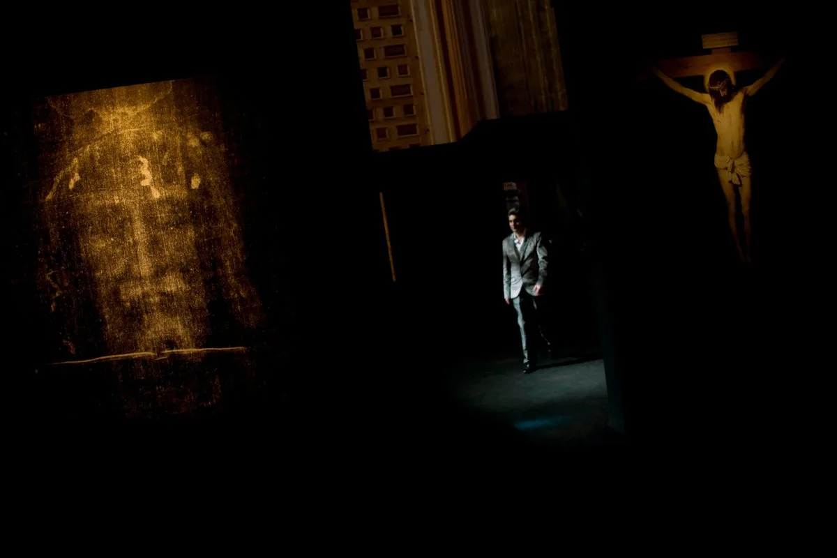 Turin Shroud Bloodstains Incompatible with Crucifixion, Scientists Say