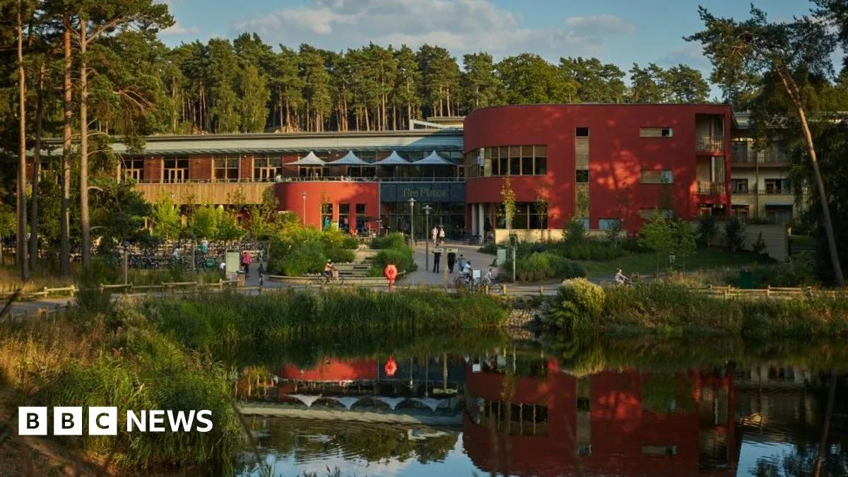 Teenage Skateboarder Dies After Bollard Crash at Center Parcs