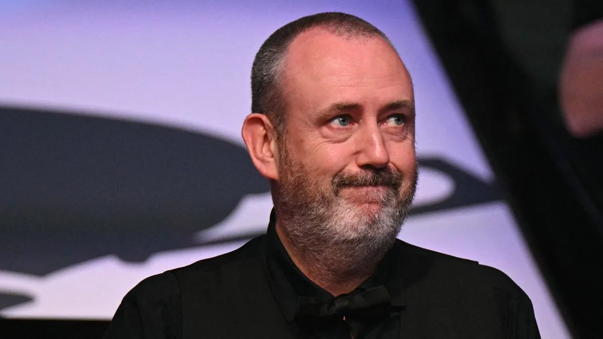 Mark Williams Faces Career-Threatening Eye Condition, Delays Surgery