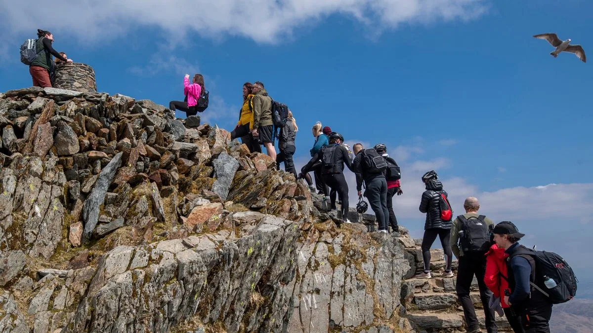 Snowdon Queues Unnecessary Says Mountain Leader