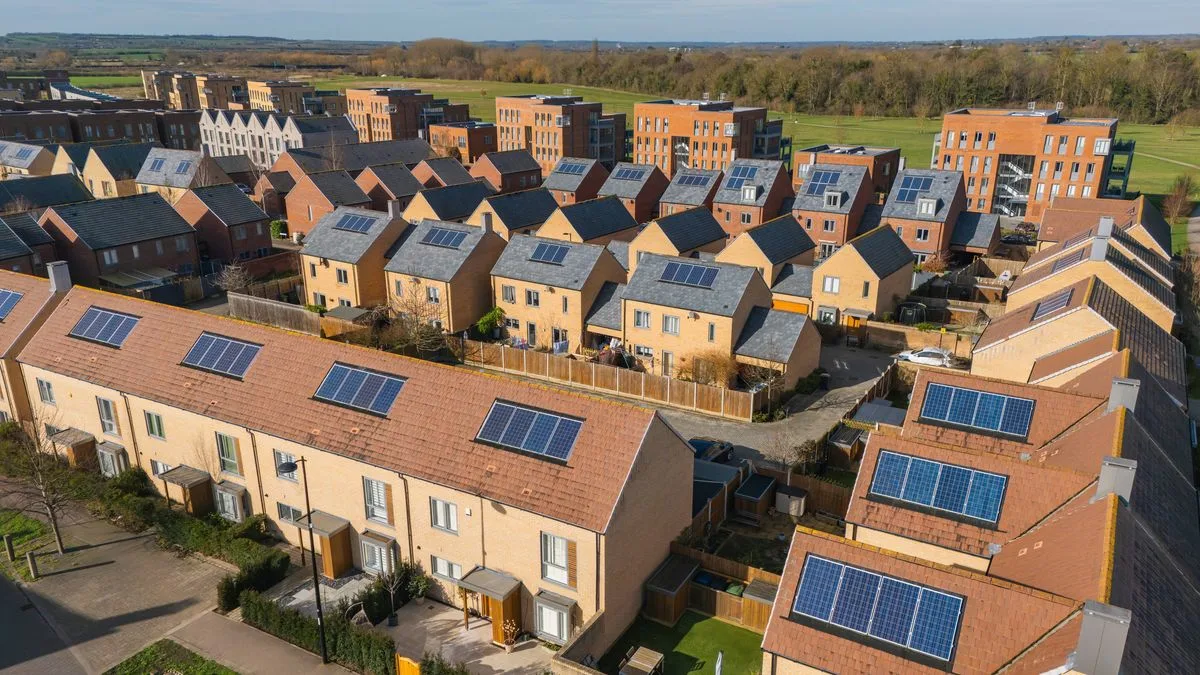 Solar Panels and Heat Pumps Mandatory for New UK Homes