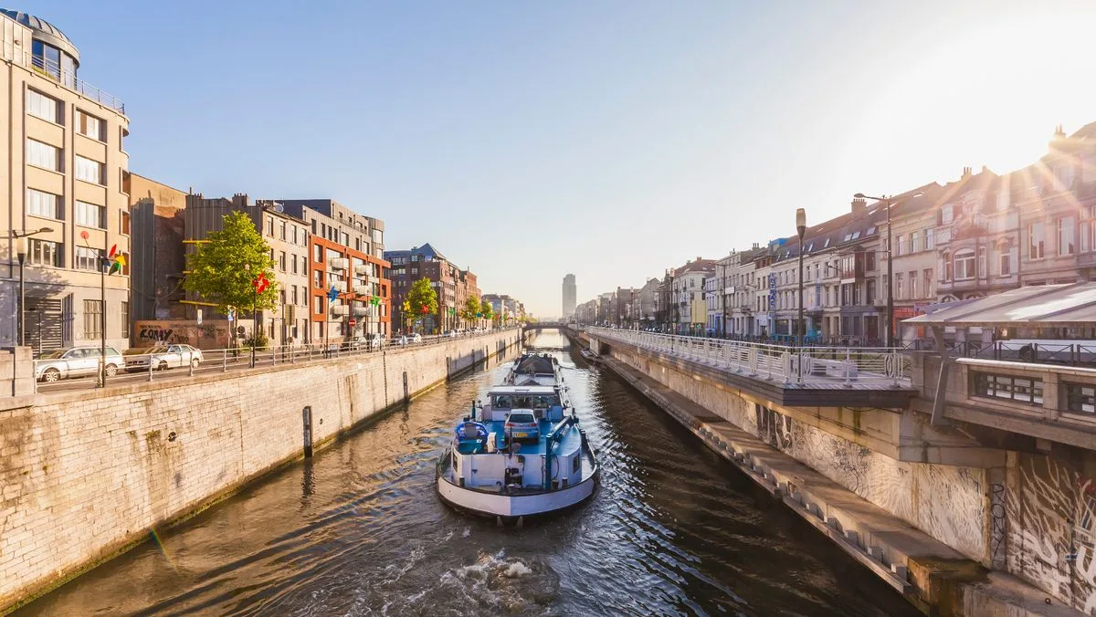 Solo Female Travellers Warn of Five Unsafe European Cities