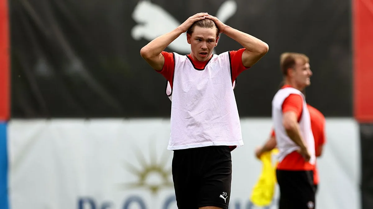 Tyler Dibling Training Alone at Southampton Amid Everton Transfer Interest
