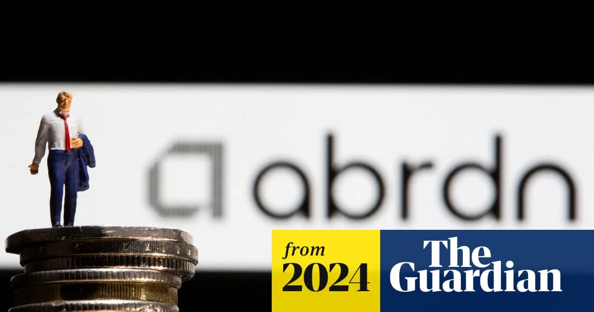 abrdn to Pay Bonuses Despite Cutting 500 Jobs in Restructure
